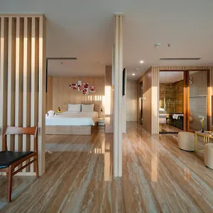 Hotel Emerald Bay &